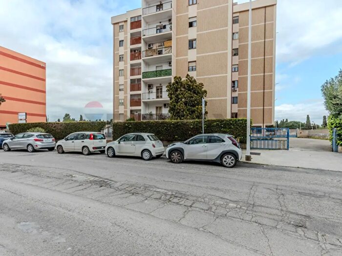 Appartamento con 5 locali in vendita in Via Lunigiana, Cagliari