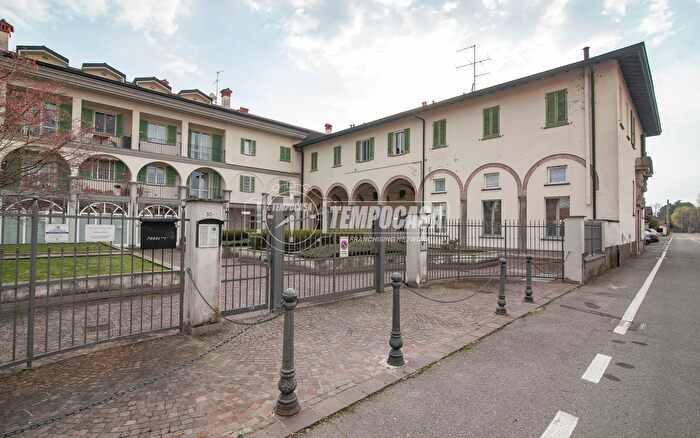 Appartamento quadrilocale in vendita in Via Secco dAragona, Inzago