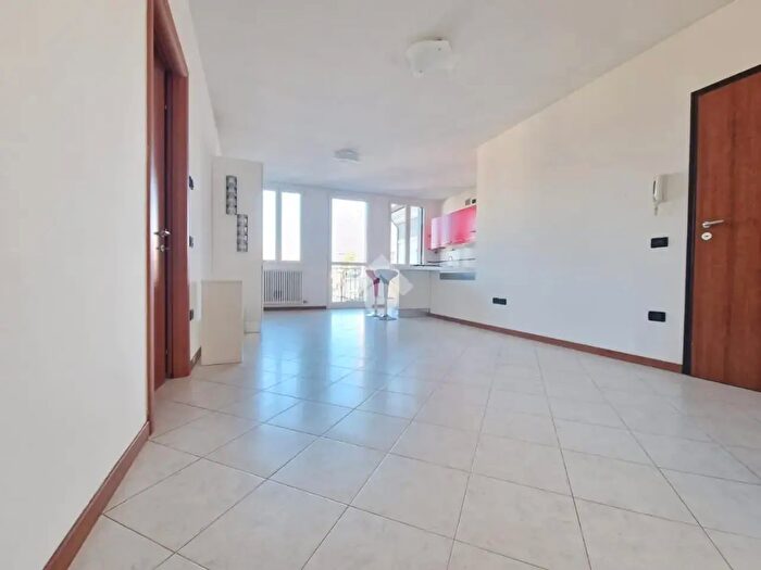 Appartamento quadrilocale in vendita in Via Roma, Cassola