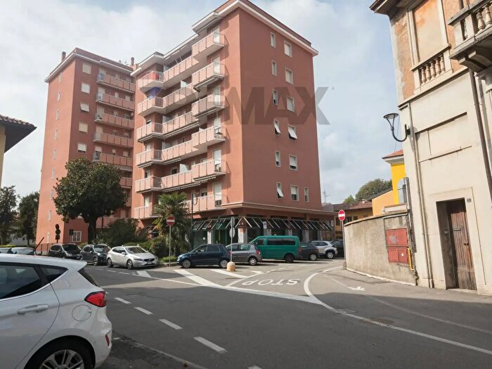Appartamento bilocale in affitto in Via Laghetto, Desio