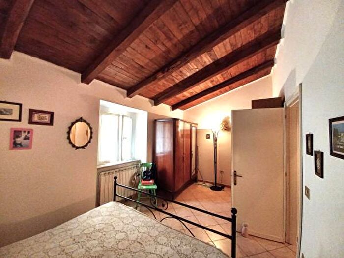Casa con 6 locali in vendita in Via Giovanni Prati, Montereale