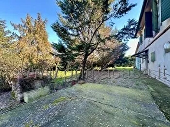 Casa con 5 locali in vendita in Via Rubona, Rolo