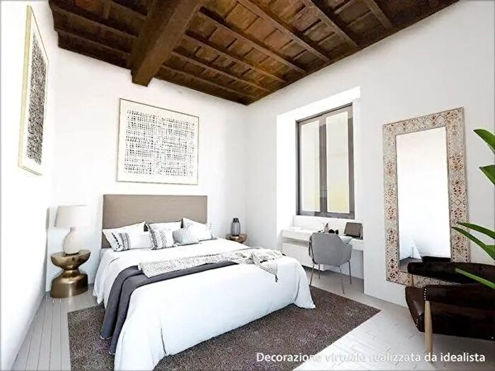 Appartamento con 6 locali in vendita in Via Orologio Vecchio, Viterbo