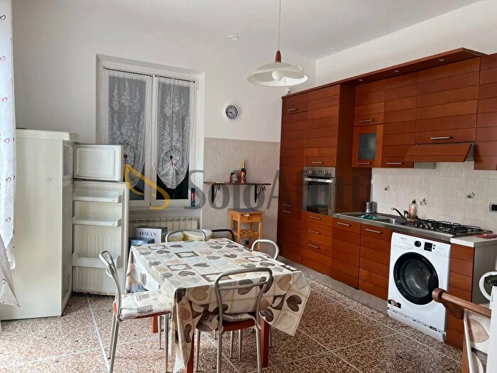 Appartamento con 5 locali in affitto in Lavagna