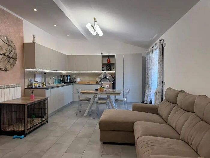 Appartamento trilocale in vendita in Via San Pietro E Paolo, Altopascio