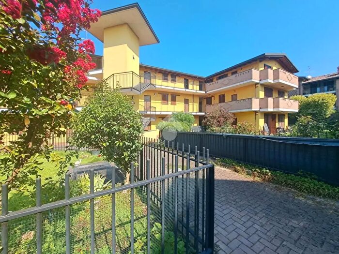 Appartamento bilocale in vendita in Via della Resistenza, Truccazzano