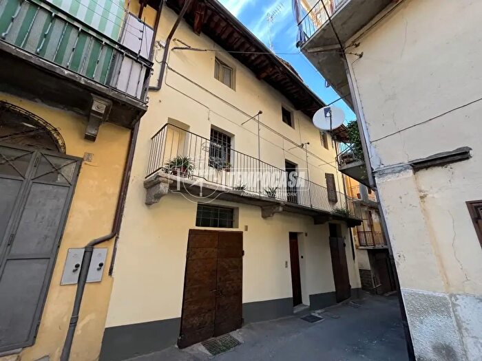 Casa con 6 locali in vendita in Via Gorizia, Cuorgne'