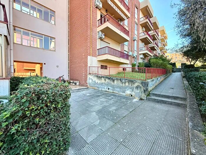 Appartamento bilocale in vendita in Via F Libiso, Cefalu'