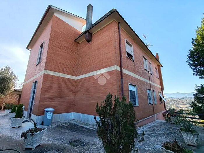 Appartamento con 5 locali in vendita in Via di Colle Vigne, Gallicano Nel Lazio