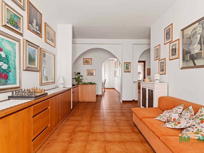 Appartamento quadrilocale in vendita in Via Valentino Panzeri, Bresso