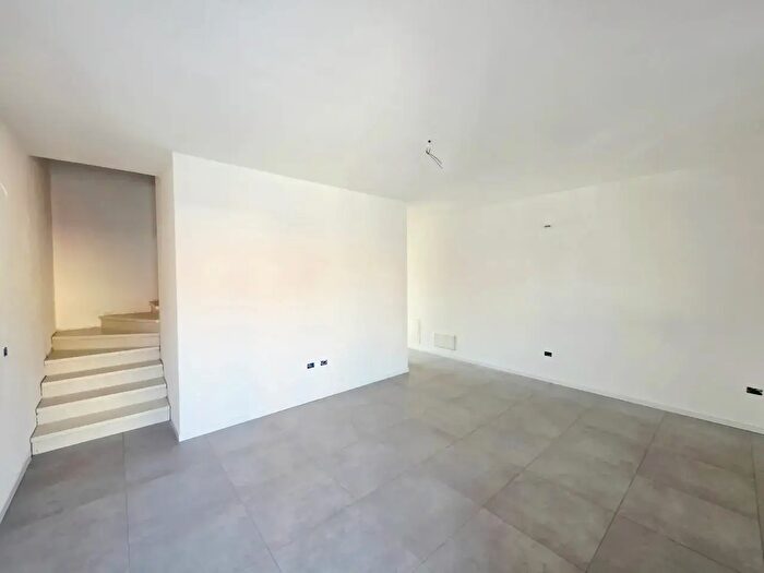 Casa trilocale in vendita in Viale Vincenzo Gallucci, Borgo Veneto