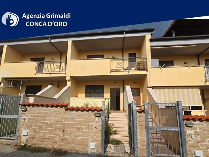 Casa bilocale in vendita in Via Valdambrini, Santa Marinella