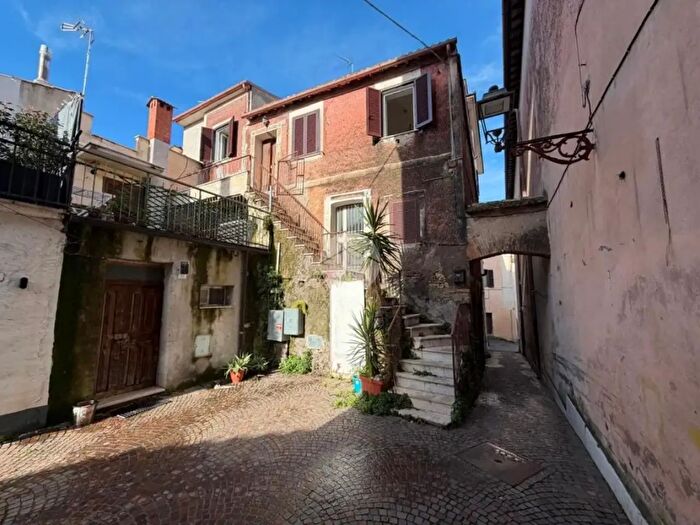 Appartamento trilocale in vendita in Via della Chiesa, Montelibretti