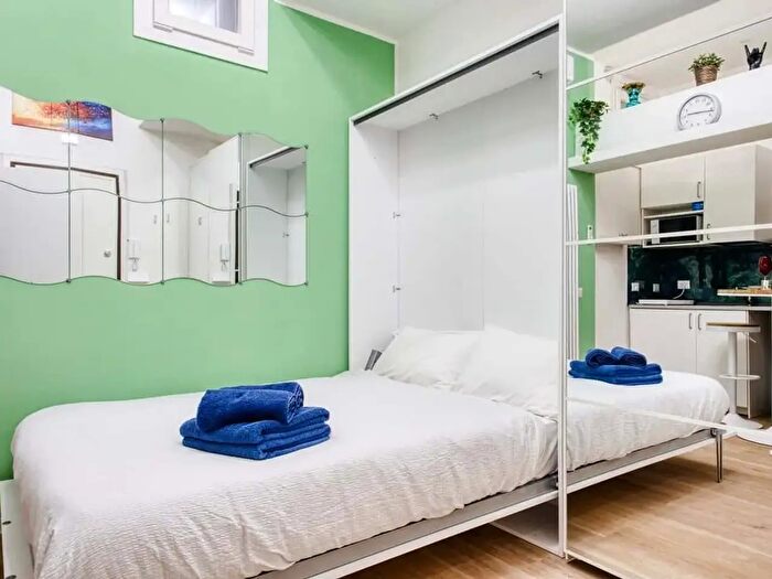 Appartamento monolocale in affitto in Via Pietro Calvi, Milano