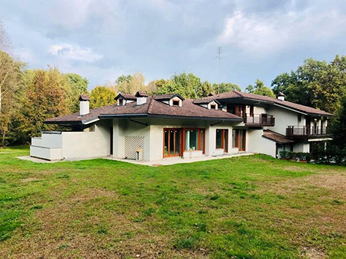 Casa con 6 locali in vendita in Via Rotta Golf Fiano, Fiano