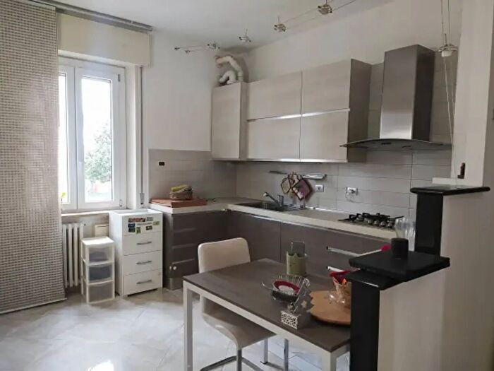 Appartamento quadrilocale in vendita in Via Milano, Parma