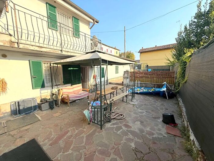 Casa quadrilocale in vendita in Frugarolo