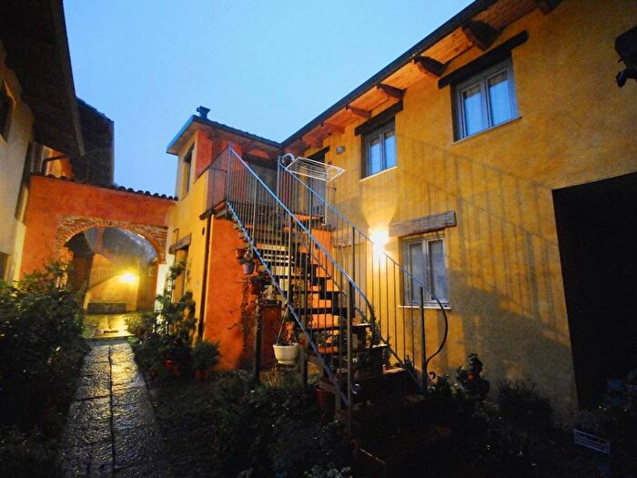 Appartamento trilocale in affitto in Via Italia, Centro Storico, Biella