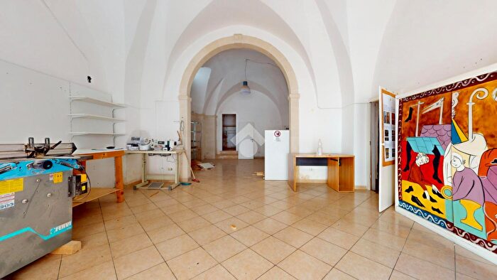 Appartamento quadrilocale in vendita in Via Senatore Martini, Oria