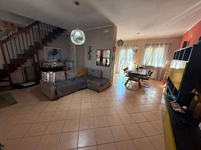 Casa quadrilocale in vendita in Casal Cermelli