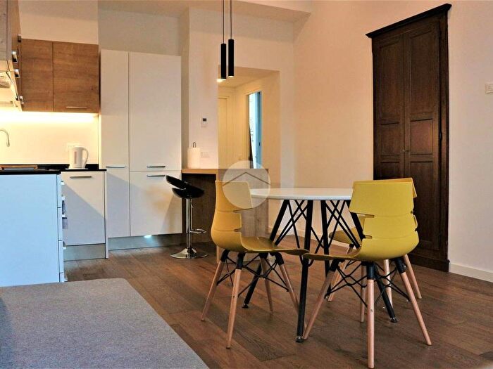 Appartamento trilocale in affitto in Via carlo farini, Farini, Milano