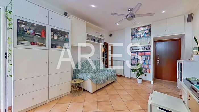 Appartamento trilocale in vendita in Via delle Fiamme Gialle, Roma