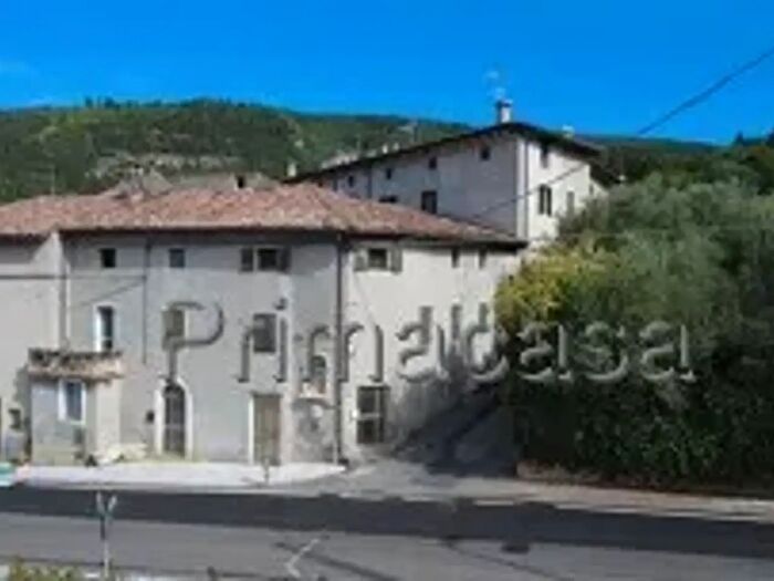 Casa con 10 locali in vendita in Via Casetta, Fumane