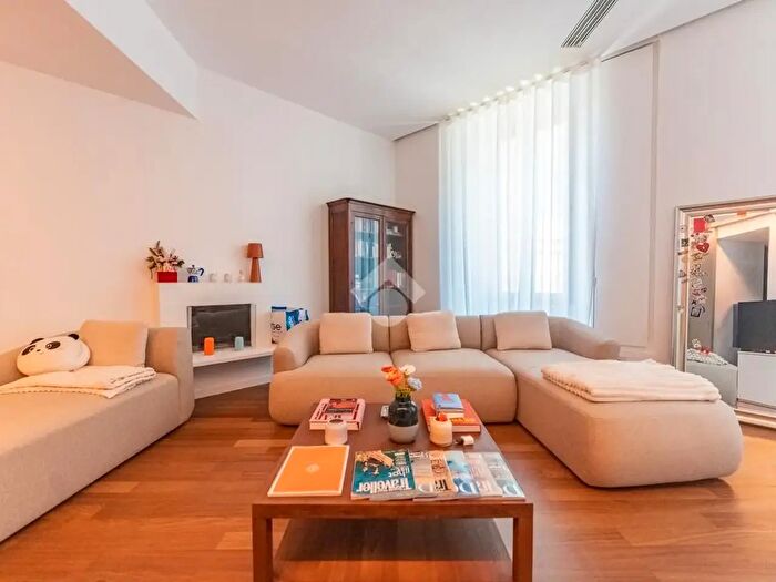 Appartamento bilocale in vendita in Via Castelfidardo, Milano