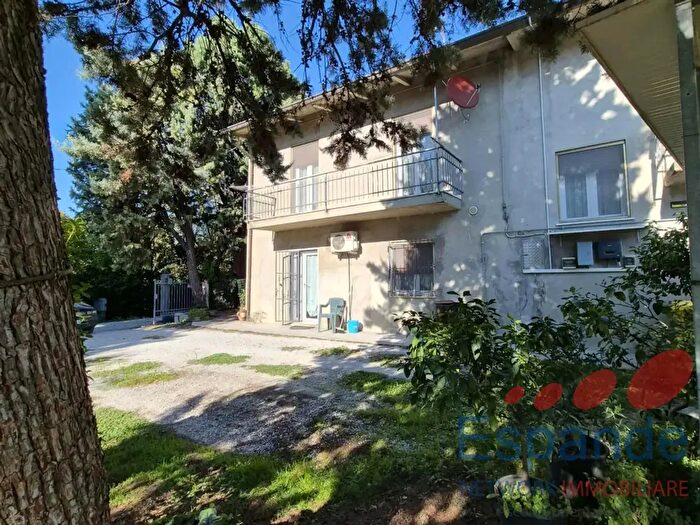 Casa con 6 locali in vendita in Via Rio Rose, Bertinoro