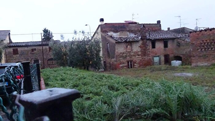 Casa con 8 locali in vendita in Via Matteoti, Montespertoli