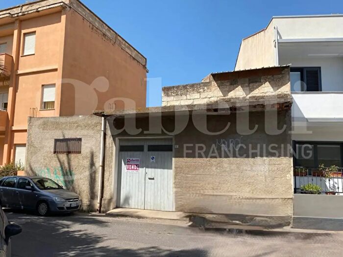 Casa quadrilocale in vendita in Via Calabria, Oristano