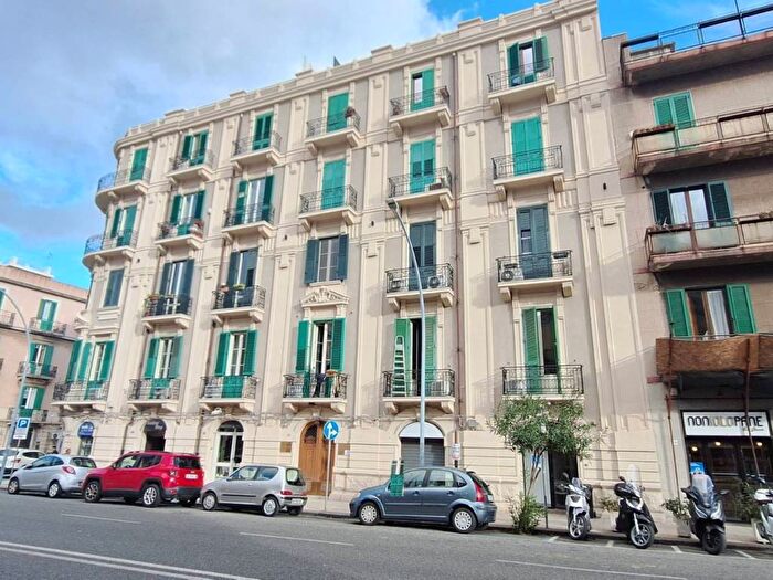 Appartamento monolocale in affitto in Via CBattisti, Battisti Avignone, Messina