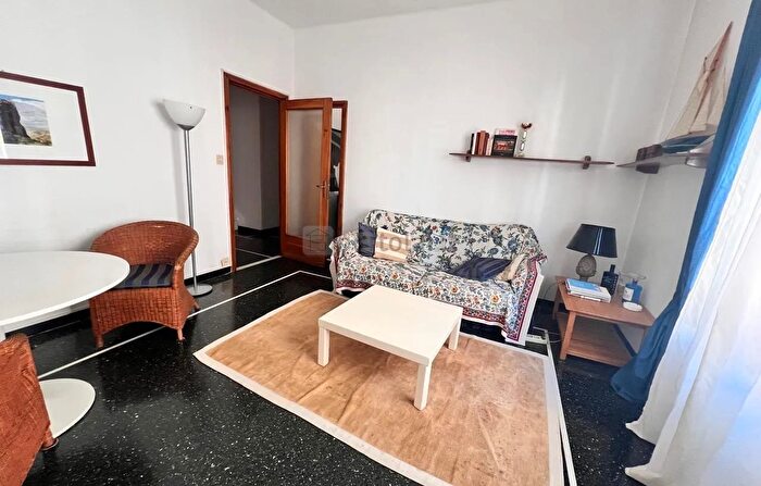 Appartamento quadrilocale in vendita in Via Caprera, Genova