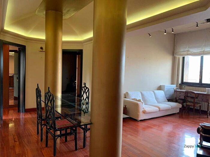 Appartamento trilocale in affitto in Piazza Gaetano Filangieri, San Vittore, Milano