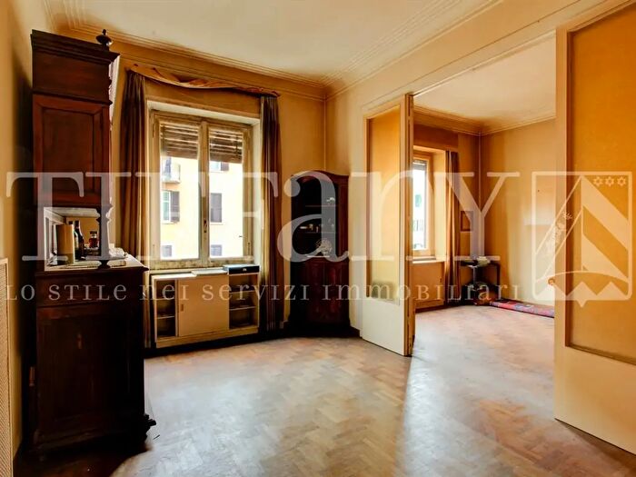 Appartamento con 5 locali in vendita in Via Lorenzo Il Magnifico, Roma