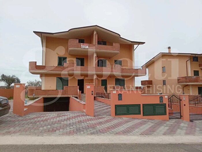 Casa in vendita in Via della Madonna, Campli