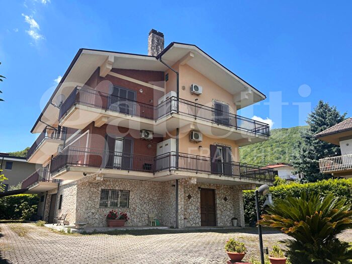 Casa con 5 locali in vendita in Via I TravTaverna Campanile, Monteforte Irpino