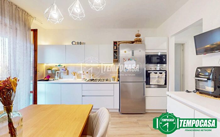 Appartamento trilocale in vendita in Via Pietro Nenni, Alessandria