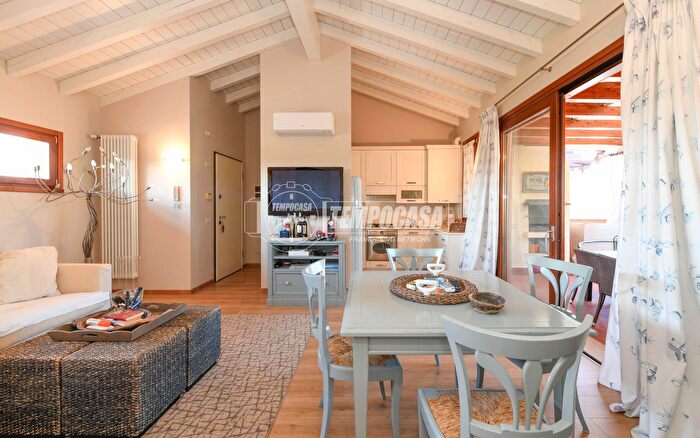 Appartamento trilocale in vendita in Via Dante Alighieri, Manerba Del Garda