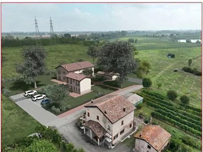 Casa con 8 locali in vendita in Resistenza B, Rubiera