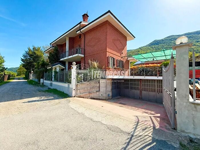 Casa con 7 locali in vendita in Via Grignetto, Avigliana