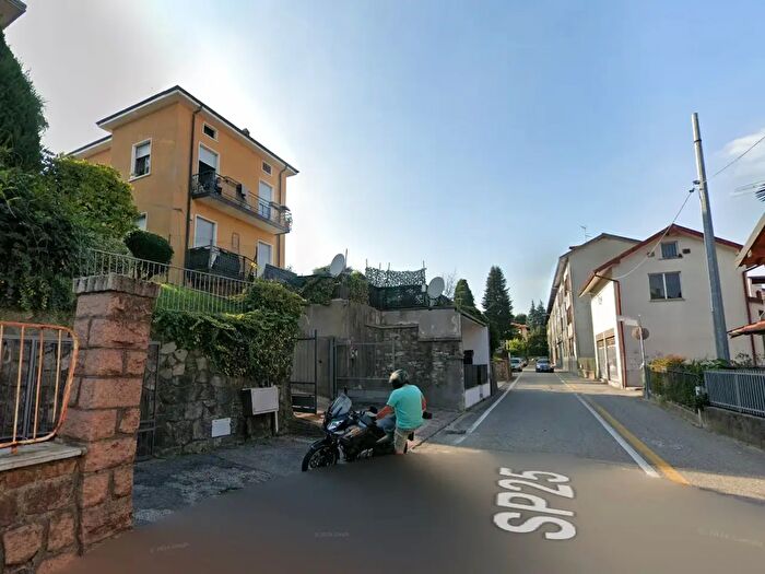 Appartamento quadrilocale in affitto in Via Giuseppe Verdi, Grandate