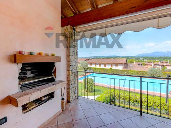 Appartamento trilocale in vendita in Manerba Del Garda