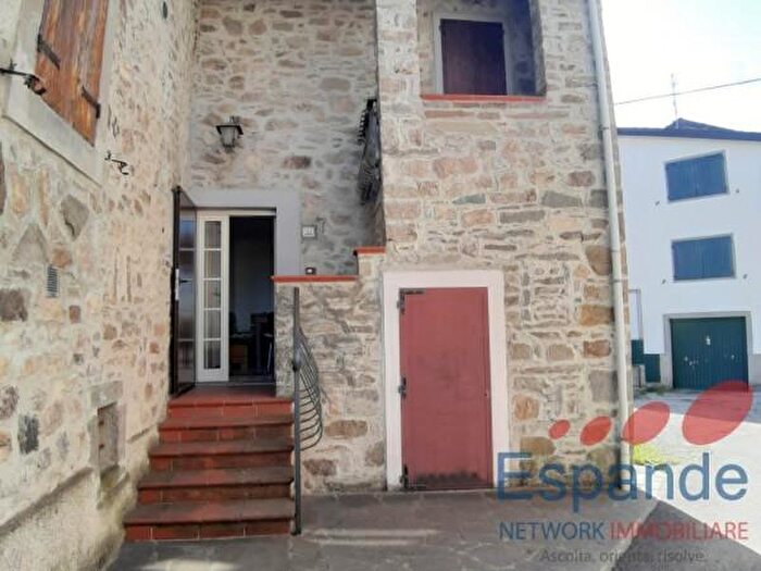 Casa con 5 locali in vendita in Alto Reno Terme