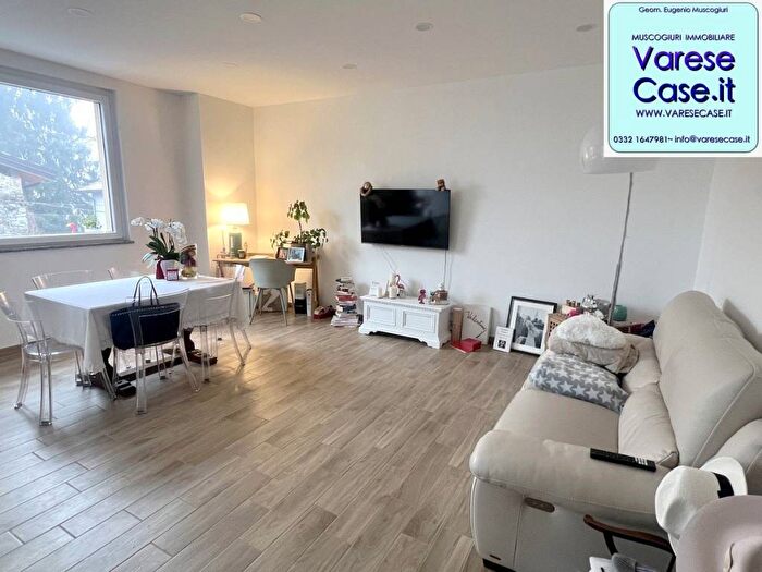 Appartamento bilocale in affitto in Via Mattello, Comerio