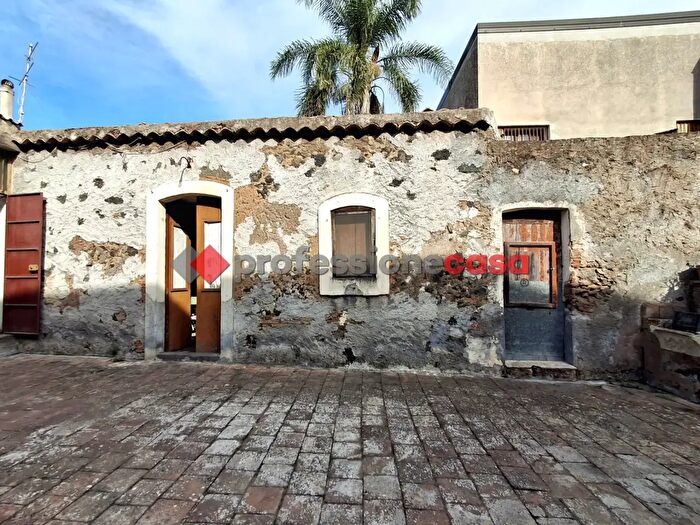 Casa quadrilocale in vendita in Via Rua di Sotto, San Gregorio Di Catania
