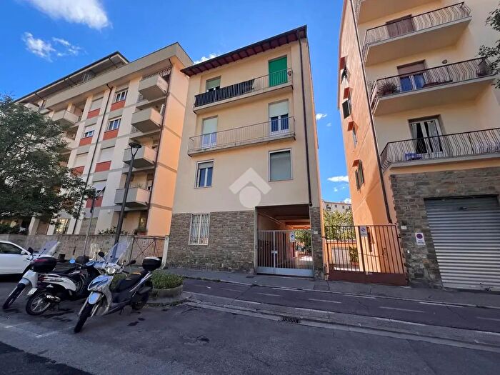 Appartamento quadrilocale in vendita in Via Erbosa, Firenze