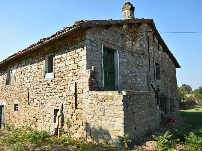 Casa quadrilocale in vendita in Civitella Di Romagna