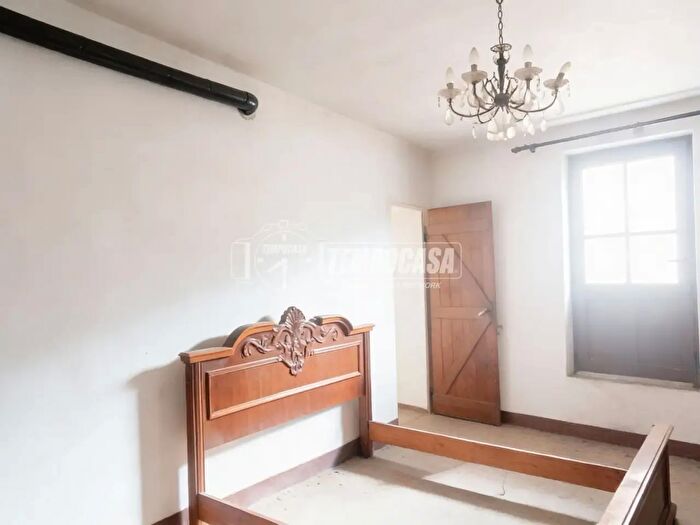 Casa con 6 locali in vendita in Fiorano Canavese