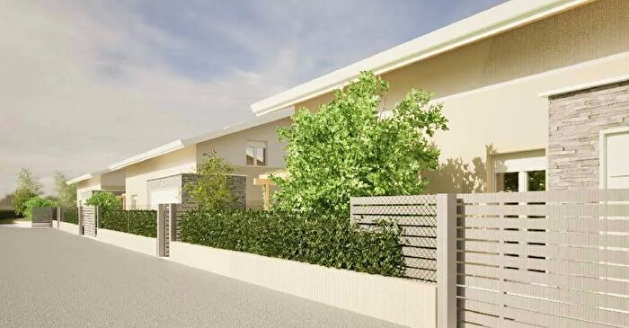 Casa quadrilocale in vendita in Via Edmondo De Amicis, Mornago